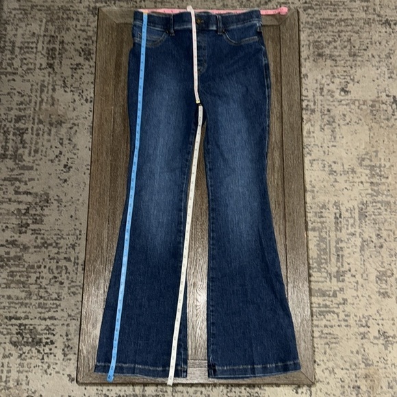 Spanx Shape EveryWear Flare Jeans Authentic Blue - Picture 10 of 12